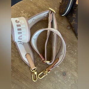Louis Vuitton Beige Cream Removable Adjustable Crossbody Strap Gold Hardware